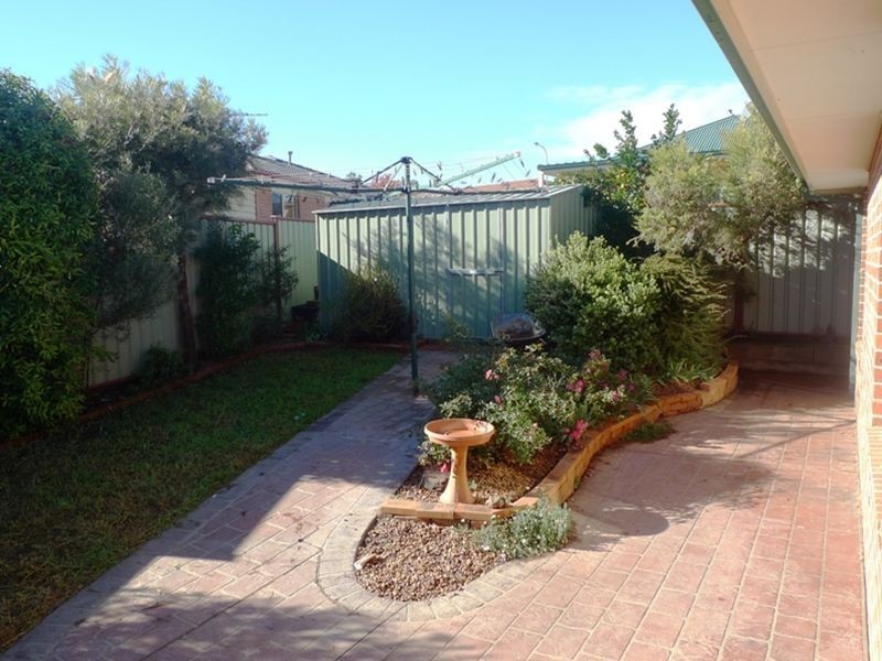 16 Honeysuckle Street, Thurgoona NSW 2640