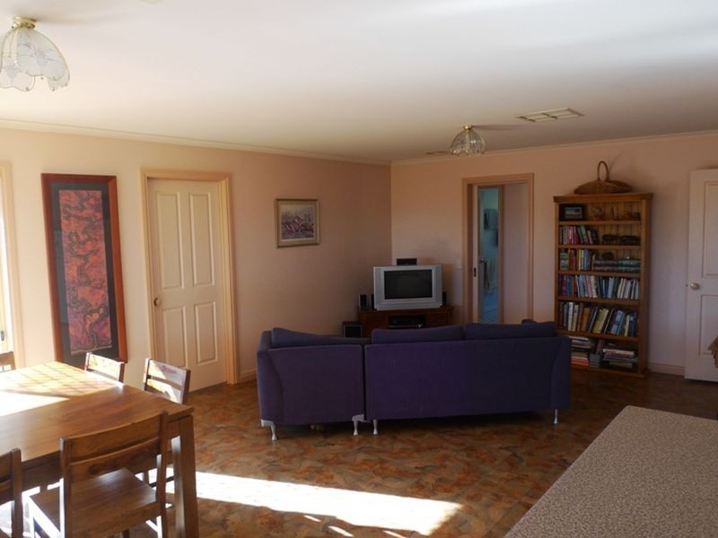 16 Honeysuckle Street, Thurgoona NSW 2640