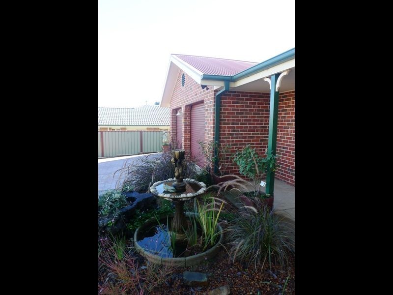 16 Honeysuckle Street, Thurgoona NSW 2640