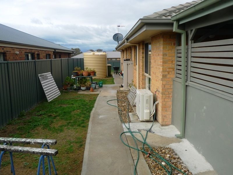 3 Gabrielle Crt, Lavington NSW 2641