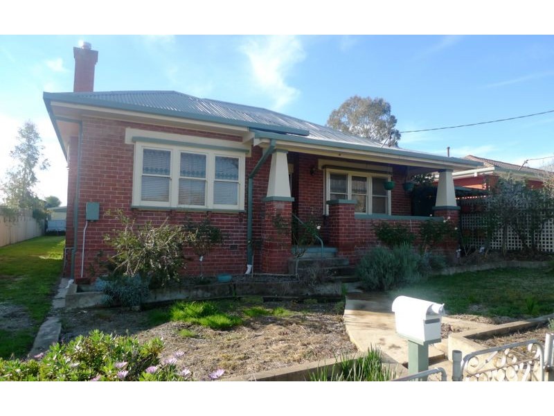 332 Ampleforth Street, East Albury NSW 2640