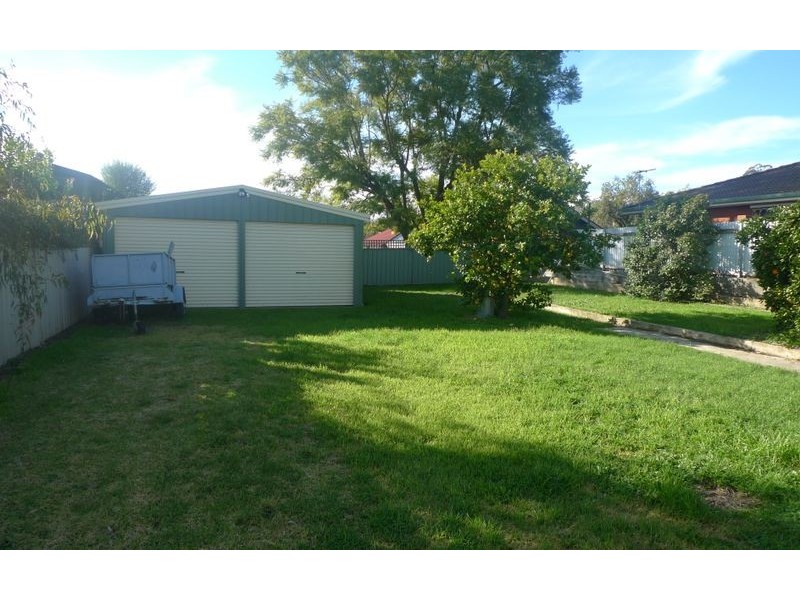 332 Ampleforth Street, East Albury NSW 2640