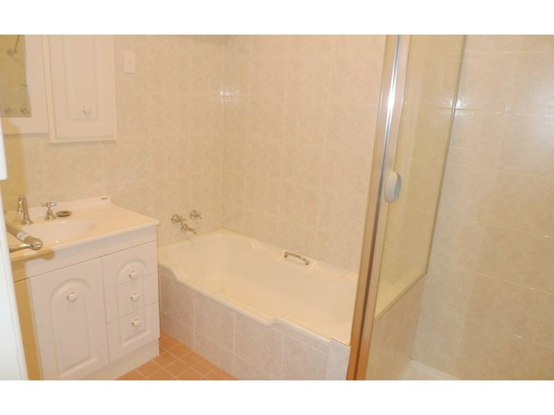 332 Ampleforth Street, East Albury NSW 2640
