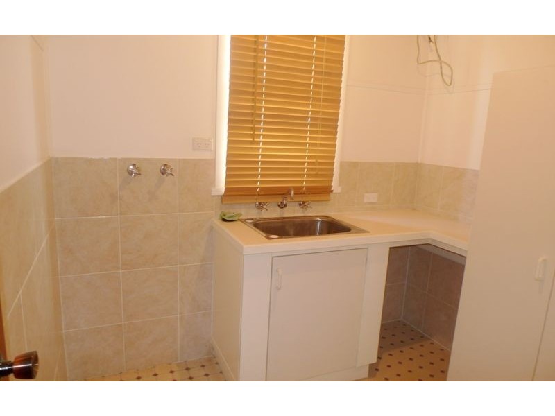 332 Ampleforth Street, East Albury NSW 2640