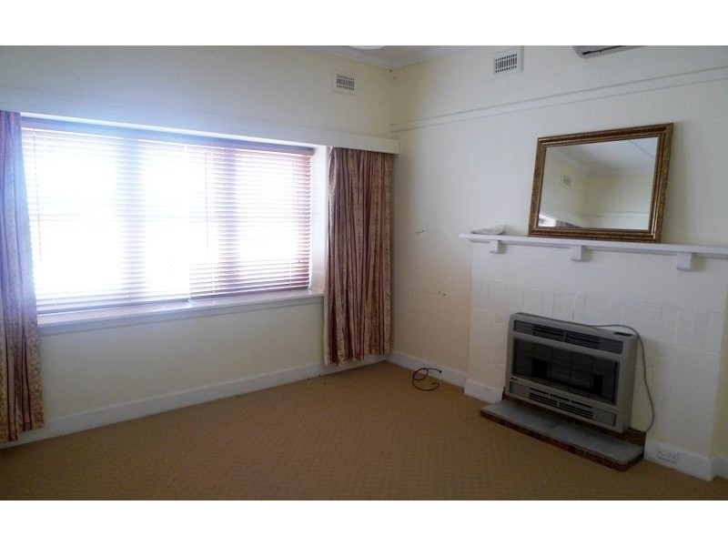 332 Ampleforth Street, East Albury NSW 2640