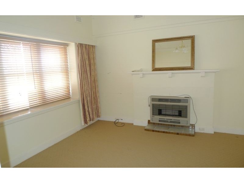 332 Ampleforth Street, East Albury NSW 2640