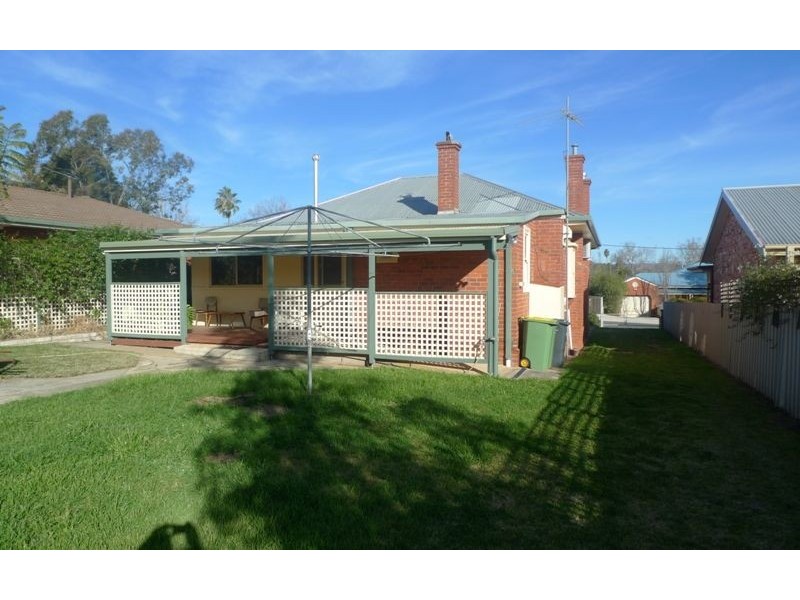 332 Ampleforth Street, East Albury NSW 2640