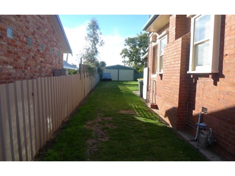 332 Ampleforth Street, East Albury NSW 2640