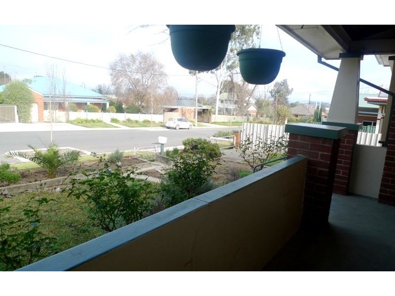 332 Ampleforth Street, East Albury NSW 2640