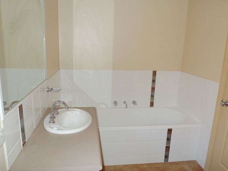 711A Centaur Road, Lavington NSW 2641