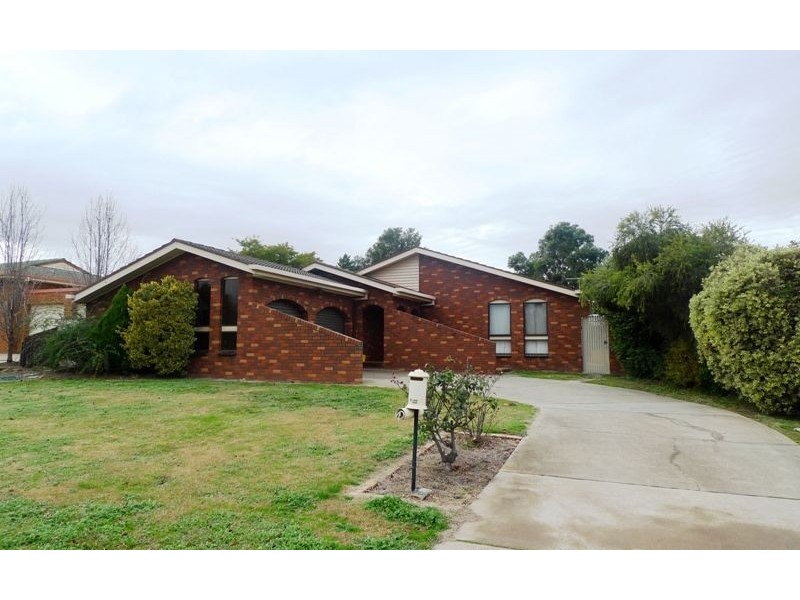 52 Ringwood Crescent, West Albury NSW 2640