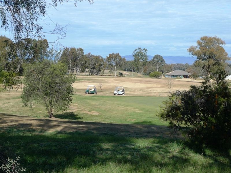 64 Fairway Gardens Road, Thurgoona NSW 2640