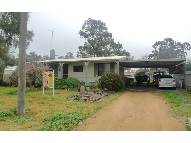 2 Victoria Street, Culcairn NSW 2660