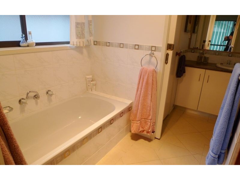 533 Daly Street, Lavington NSW 2641