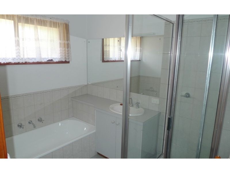 33 Warrenlee Drive, West Albury NSW 2640