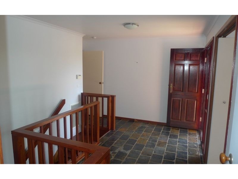 33 Warrenlee Drive, West Albury NSW 2640