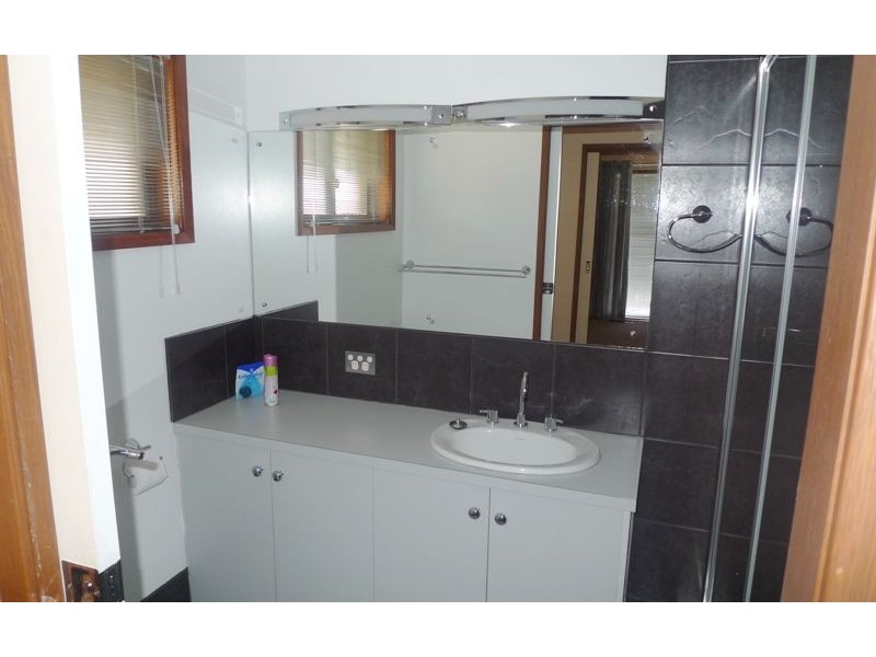 33 Warrenlee Drive, West Albury NSW 2640