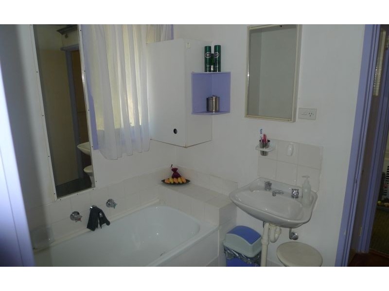 20 Goolagar Crescent, Lavington NSW 2641