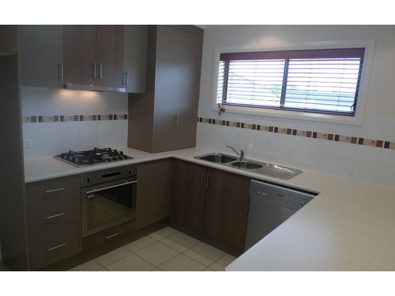 2/4 St Levans Place, Lavington NSW 2641