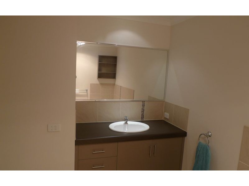 2/4 St Levans Place, Lavington NSW 2641