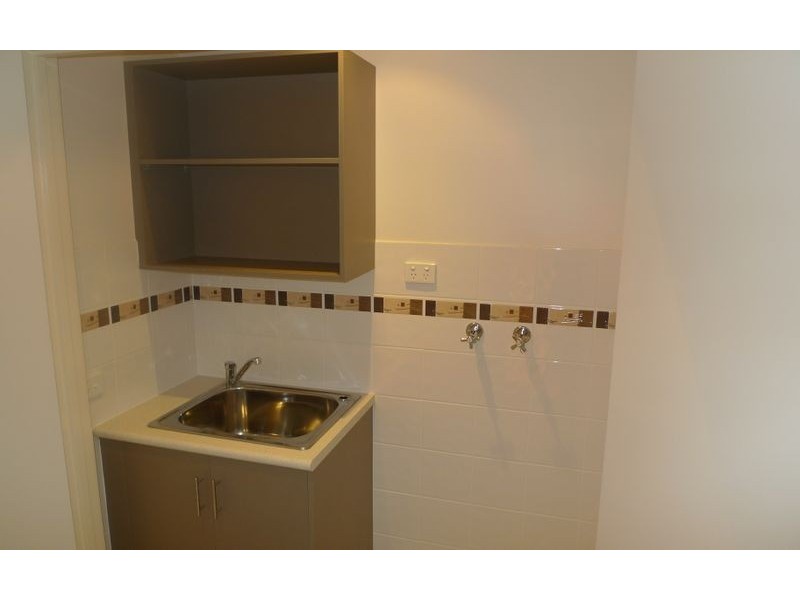 2/4 St Levans Place, Lavington NSW 2641