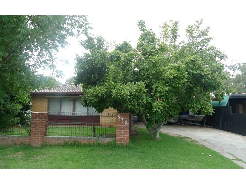 576 Lyne Street, Lavington NSW 2641