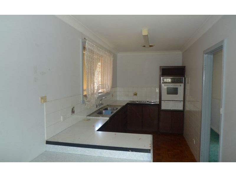 576 Lyne Street, Lavington NSW 2641