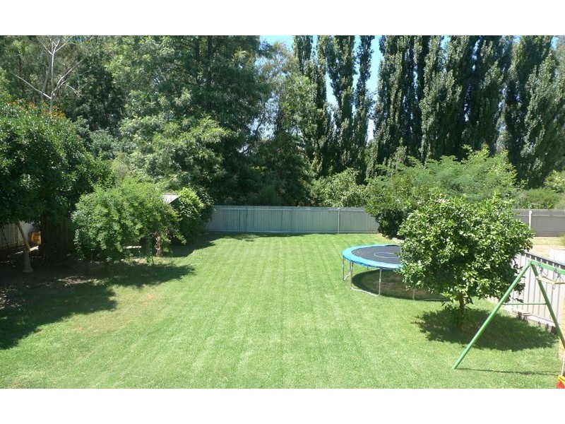 576 Lyne Street, Lavington NSW 2641