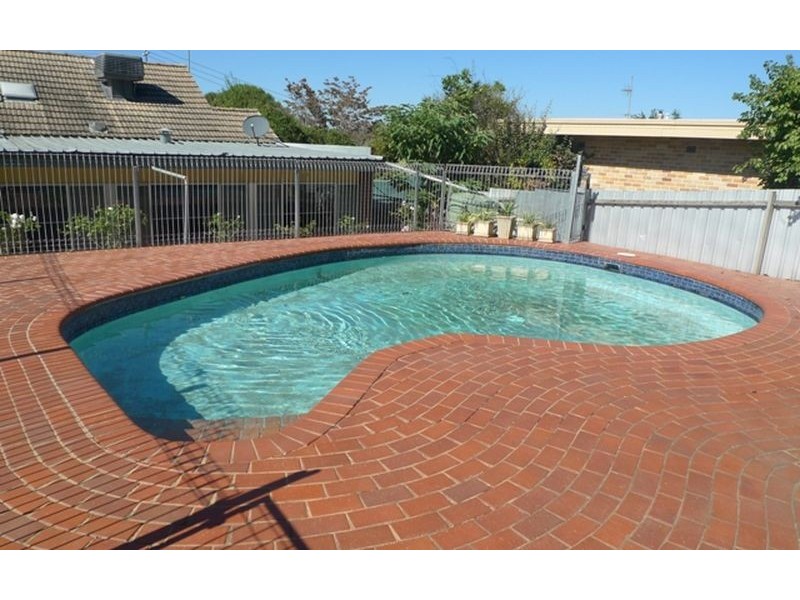 695 Yambla Avenue, Albury NSW 2640