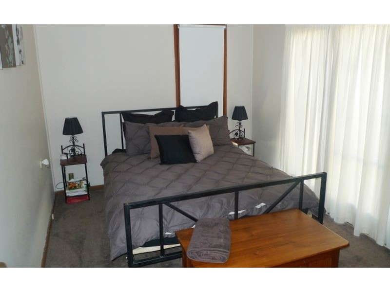 965 Captain Cook Drive, North Albury NSW 2640