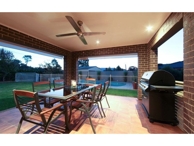 21 Cassinia Court, Thurgoona NSW 2640