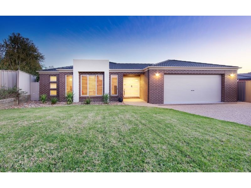 21 Cassinia Court, Thurgoona NSW 2640