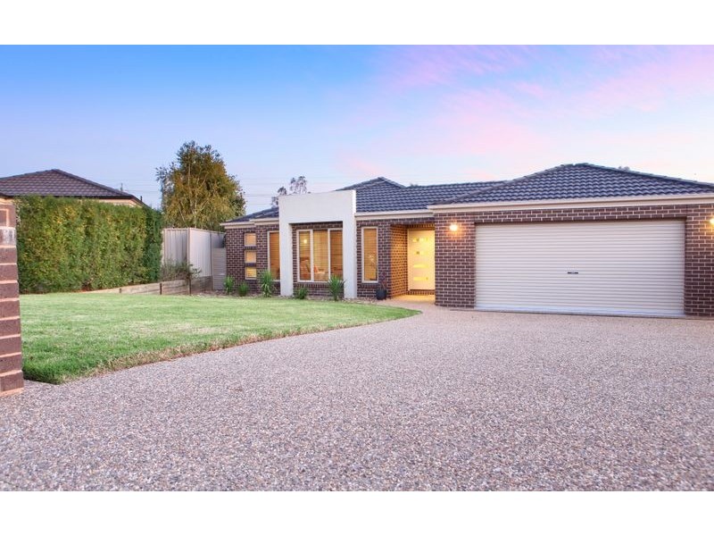 21 Cassinia Court, Thurgoona NSW 2640