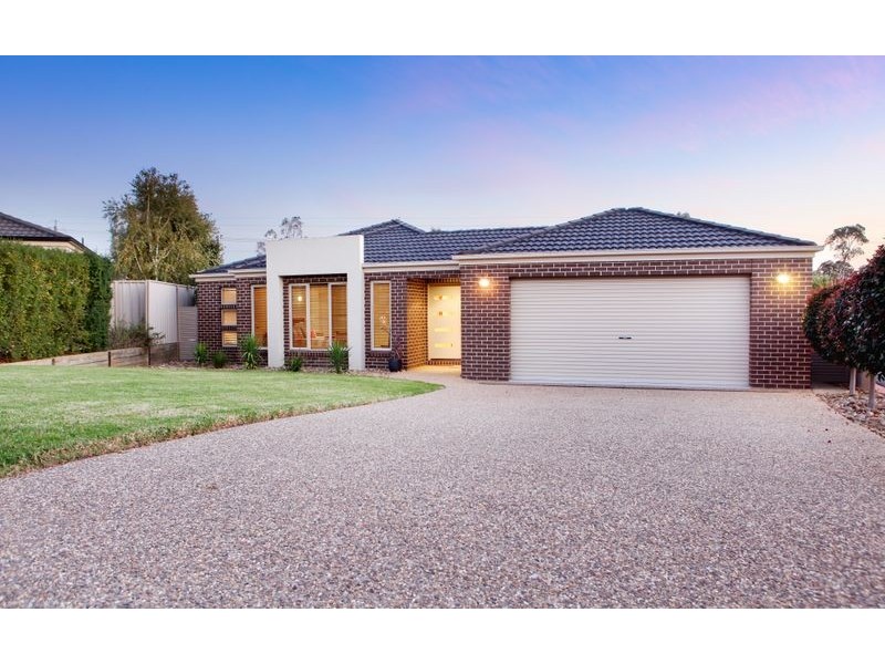 21 Cassinia Court, Thurgoona NSW 2640