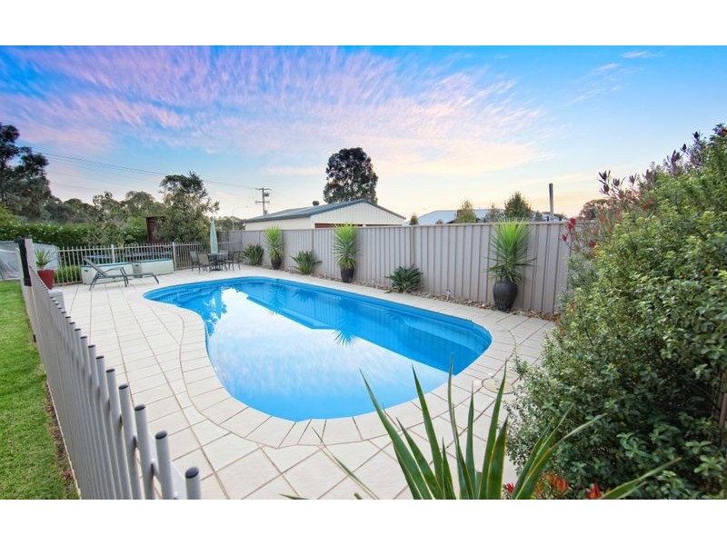 21 Cassinia Court, Thurgoona NSW 2640