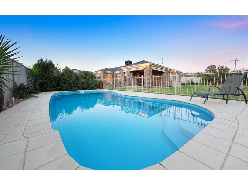 21 Cassinia Court, Thurgoona NSW 2640