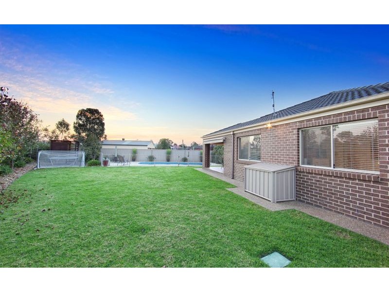 21 Cassinia Court, Thurgoona NSW 2640