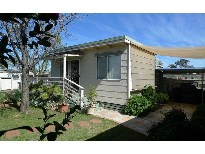 110 Pell Street, Howlong NSW 2643