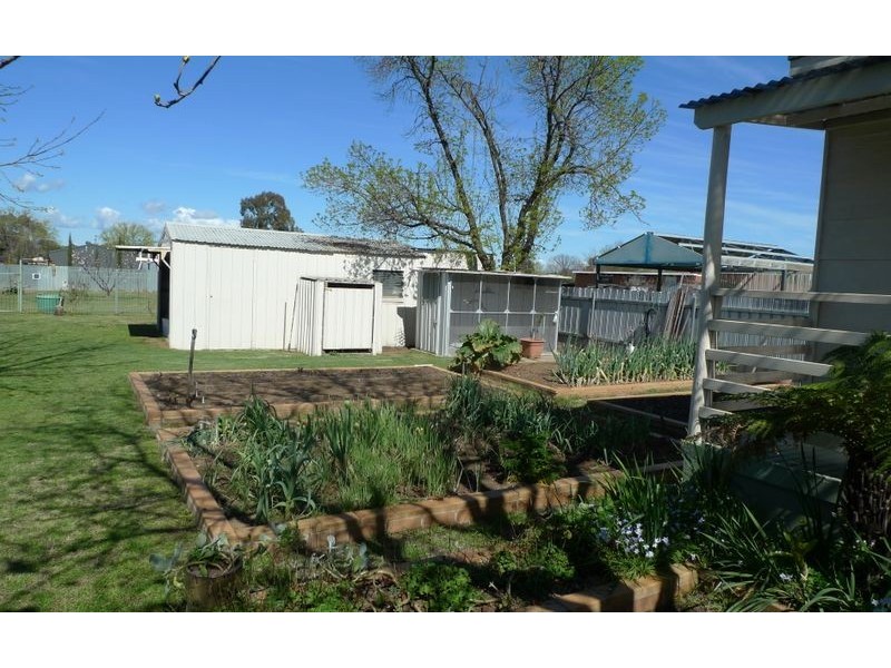 110 Pell Street, Howlong NSW 2643