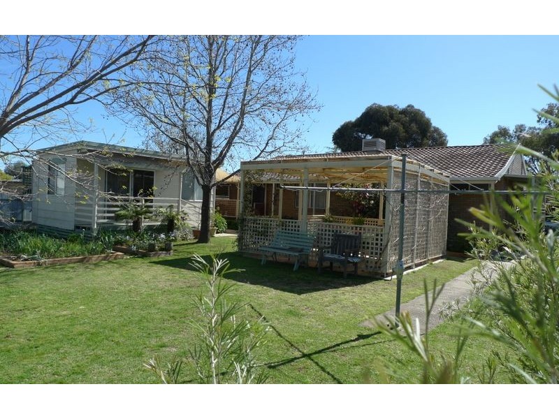 110 Pell Street, Howlong NSW 2643