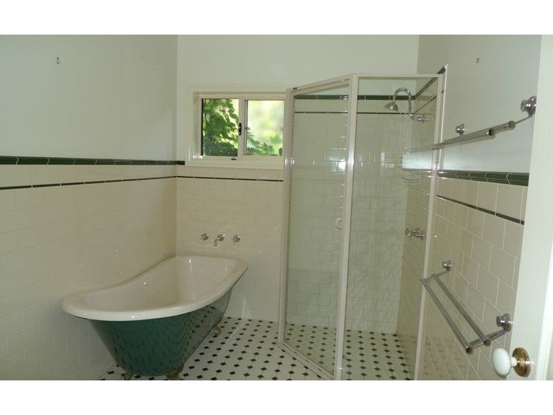 16 Pilbara Place, East Albury NSW 2640