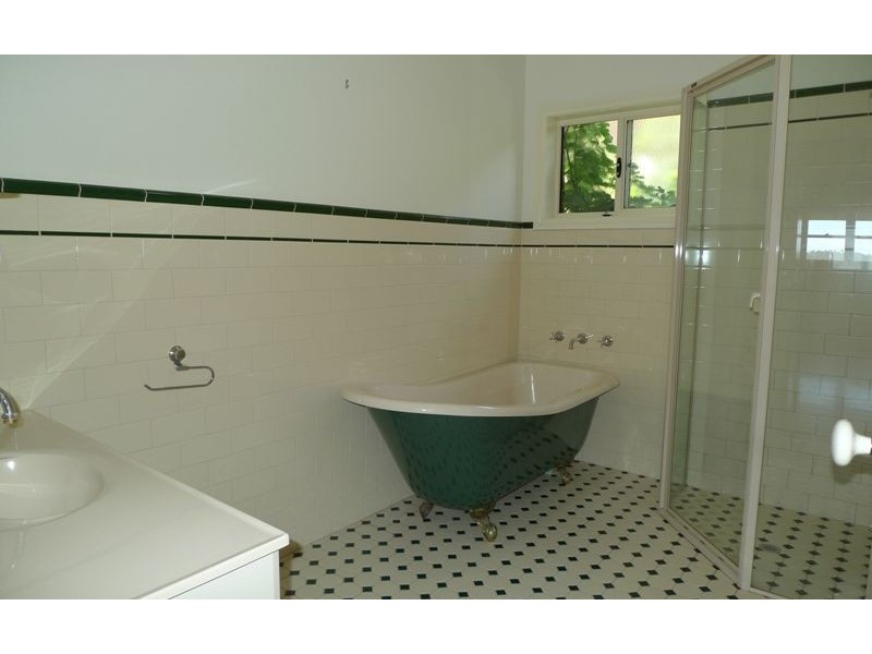 16 Pilbara Place, East Albury NSW 2640