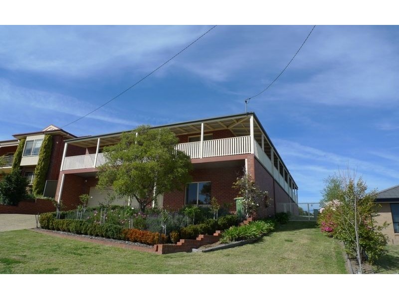 16 Pilbara Place, East Albury NSW 2640