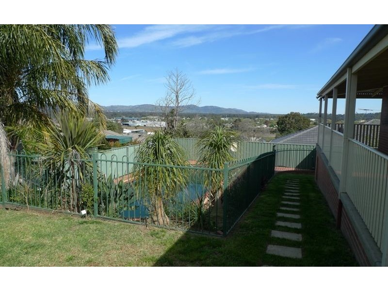 16 Pilbara Place, East Albury NSW 2640