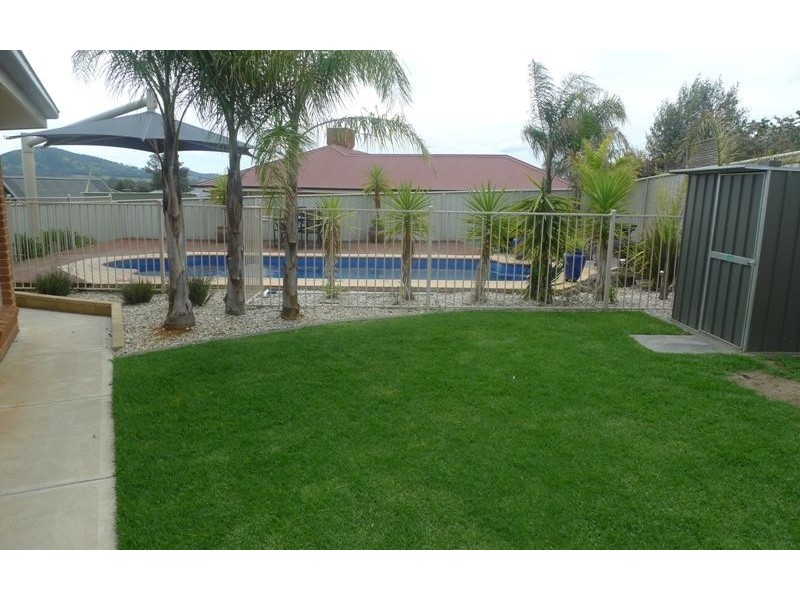 3 Devlin Court, Thurgoona NSW 2640