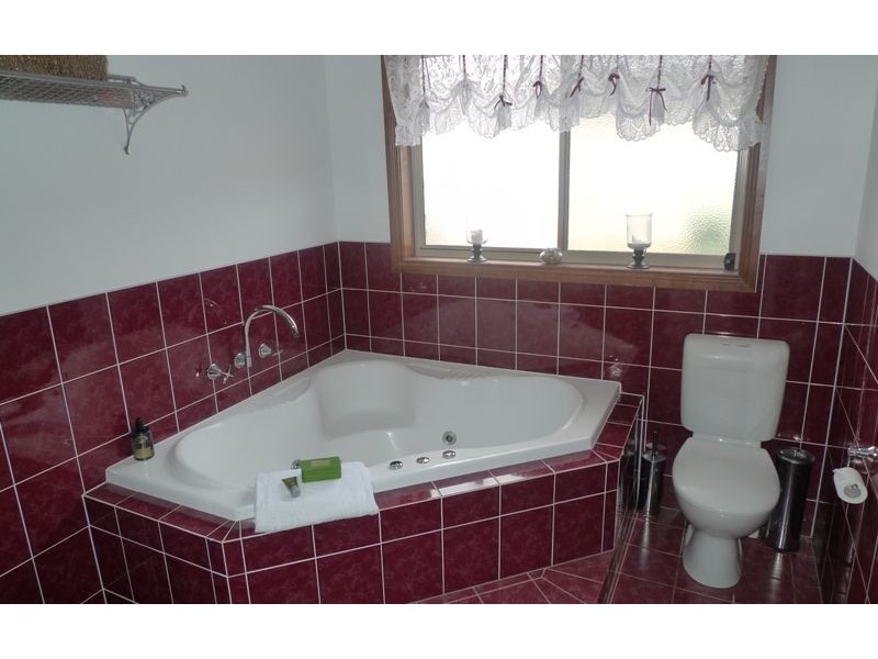 3 Devlin Court, Thurgoona NSW 2640