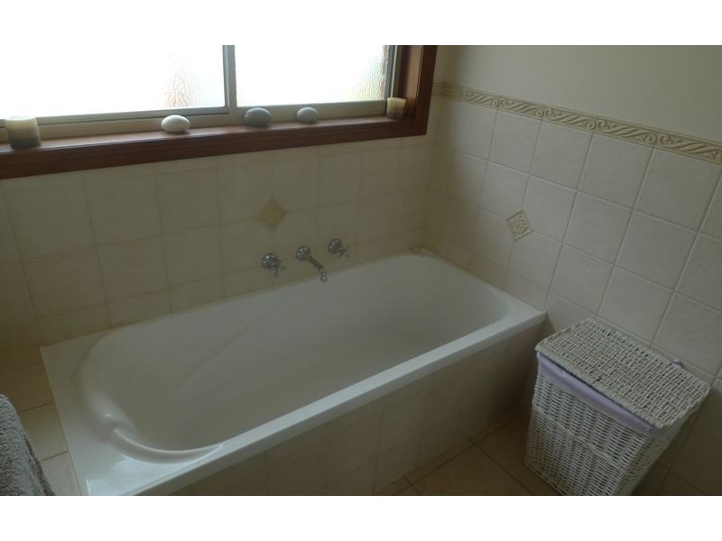 3 Devlin Court, Thurgoona NSW 2640