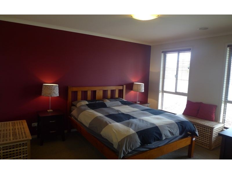 60 Dryandra Way, Thurgoona NSW 2640