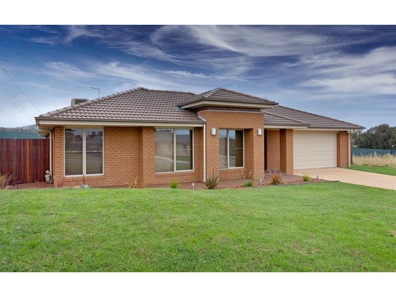 8 Mulberry Court, Lavington NSW 2641