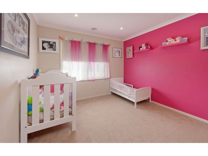 8 Mulberry Court, Lavington NSW 2641